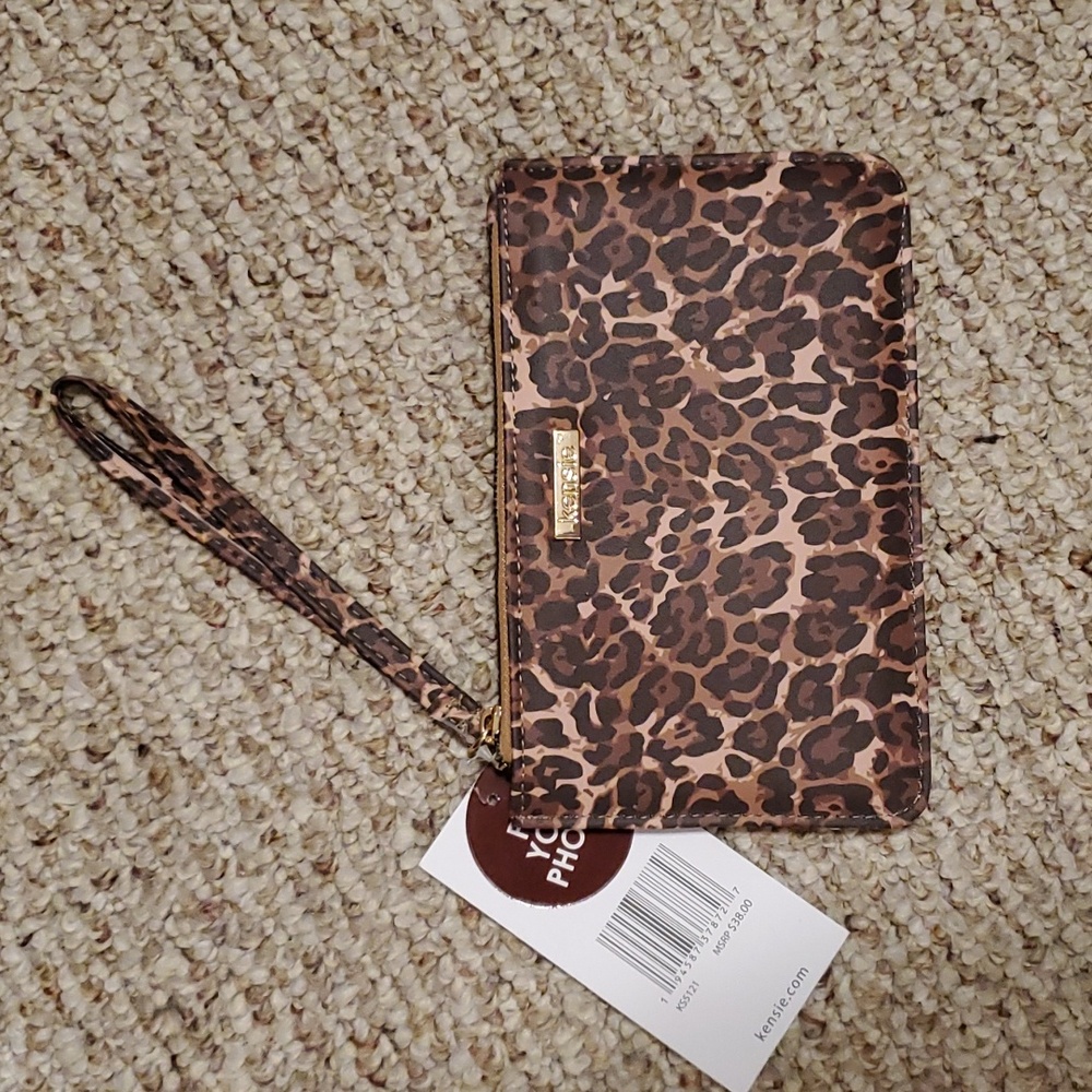 NWT wristlet